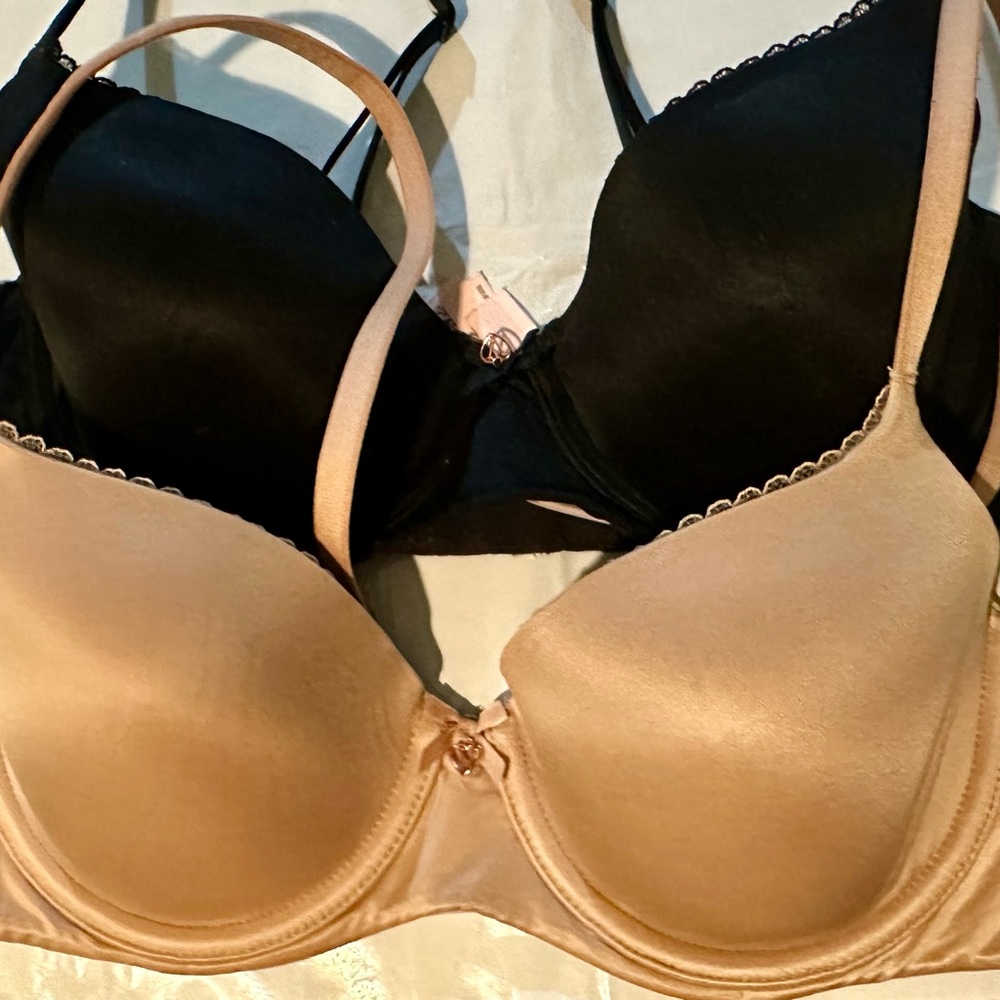 2 lined Demi Victoria’s Secret bras 34C GUC